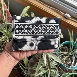 VERA BRADLEY Euro Night and Day Slim Trifold Wallet Black & White